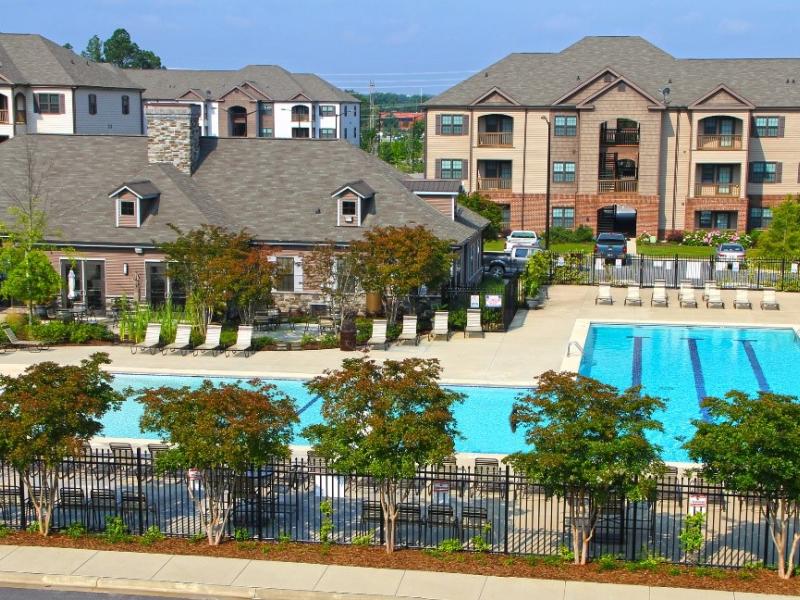 Among many sought-after amenities, Randolph Pointe’s resort-style pool is a popular gathering area for social events and relaxation alike.