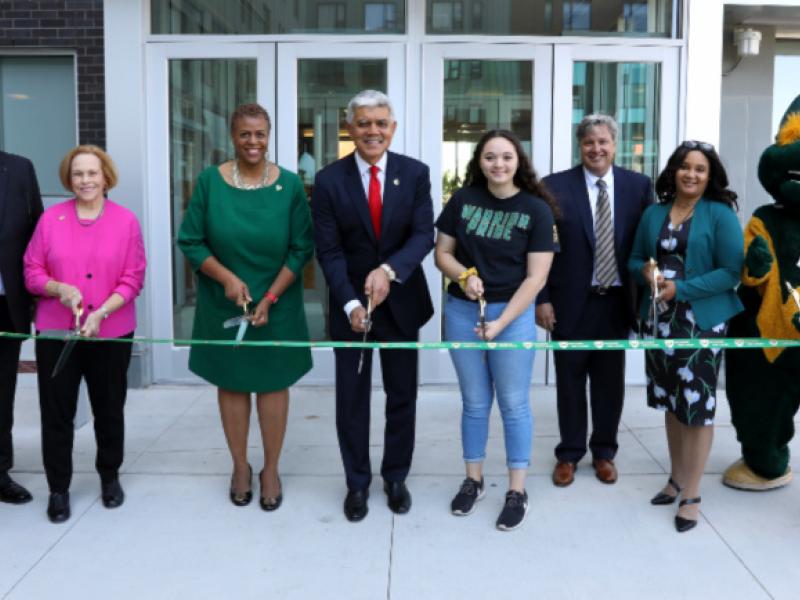 Wayne State University ribbon cutting